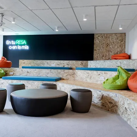 Residencia Universitaria Resa Hernan Cortes