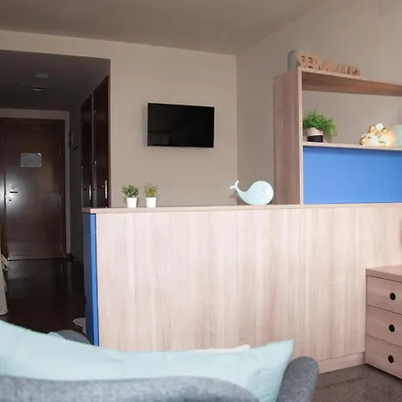 Residencia Universitaria Resa Hernan Cortes 公寓