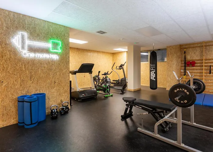 Residencia Universitaria Hernan Cortes *