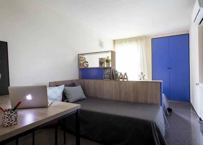 Residencia Universitaria Resa Hernan Cortes *