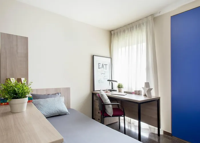 Апартаменти Residencia Universitaria Resa Hernan Cortes *